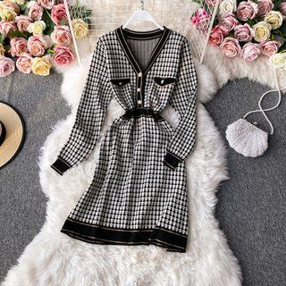 V-neck Retro Pattern A-line Knit Dress Black - One Size