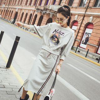 Set: 3/4-sleeve Printed T-shirt + Striped Midi Skirt