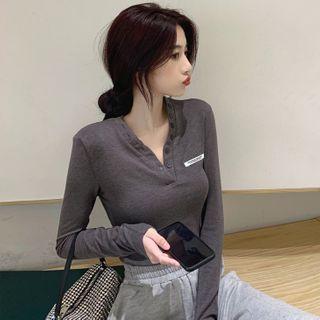 Buttoned V-neck T-shirt