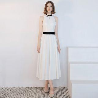 Contrast Trim Sleeveless Cocktail Dress