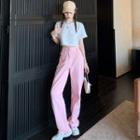 Straight-leg Jeans / T-shirt