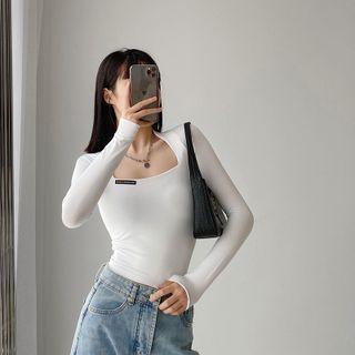 Square-neck Lettering Cropped Top