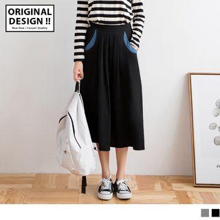 Contrast Pocket Pleated A-line Skirt