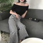 Off-shoulder Short-sleeve T-shirt / Plaid Wide-leg Pants