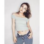 Off-shoulder Short-sleeve Cropped T-shirt