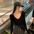 Long-sleeve Scoop-neck T-shirt / Striped Wide Leg Pants