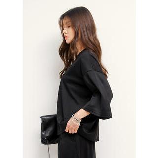 Round-neck 3/4-sleeve Top