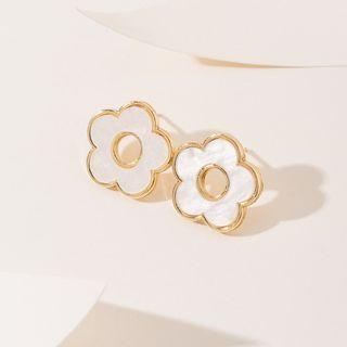 Flower Stud Earrings White - 1 Pair - One Size