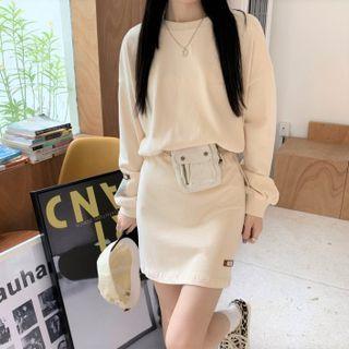 Lettering Tag Sweatshirt / Mini Skirt