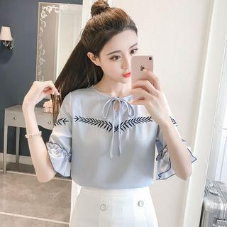 Elbow-sleeve Leaf Embroidery Blouse