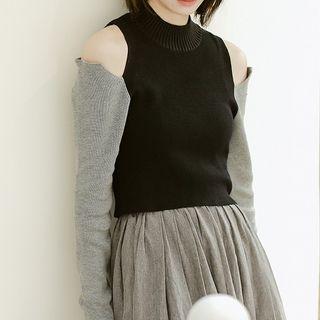 Long-sleeve Cutaway-shoulder Color-block Top As Shown In Figure - One Size