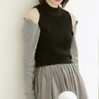 Long-sleeve Cutaway-shoulder Color-block Top As Shown In Figure - One Size