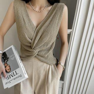 Sleeveless Knot Knit Top