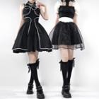 Set : Black & White Off-shoulder Shoulder Shirt Bubble Skirt