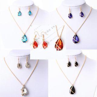 Set: Faux Crystal Pendant Necklace + Dangle Earring