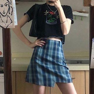 Plaid Mini Skirt / Short-sleeve T-shirt