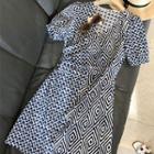 Short-sleeve V-neck Pattern Print Dress