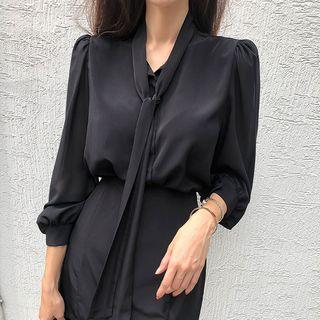 Scarf-neck Sleek Chiffon Blouse Black - One Size