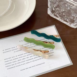 Wavy Plastic Hair Clip