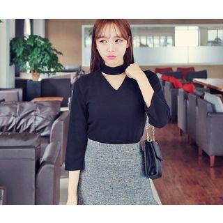 3/4-sleeve Cutout-front Top