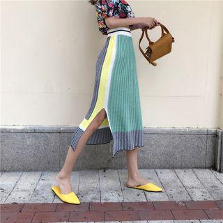 Floral Short-sleeve Top / Color-block Knit Skirt