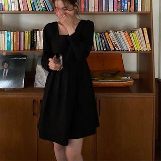 Puff-sleeve Square Neck Plain Dress Black - One Size