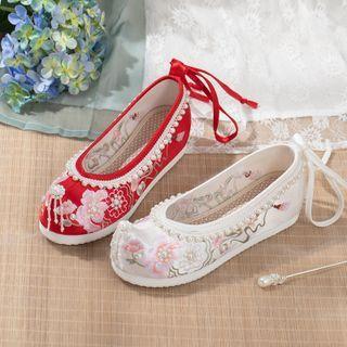 Beaded Embroidered Hidden Wedge Hanfu Shoes