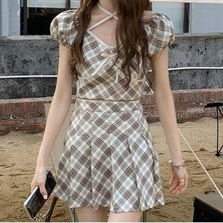 Short-sleeve Plaid Crop Top / Pleated Mini A-line Skirt