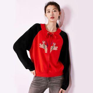 Applique Raglan Sweatshirt