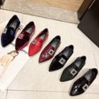 Rhinestone Pointy-toe Loafers