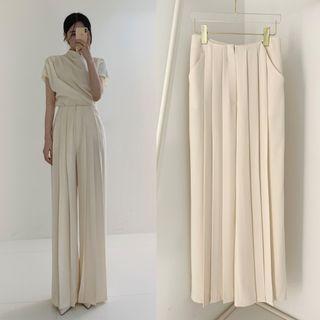 Short-sleeve Shirred Blouse / Pleated Wide Leg Pants
