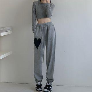 Long-sleeve Cropped T-shirt / Heart Sweatpants
