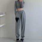 Long-sleeve Cropped T-shirt / Heart Sweatpants