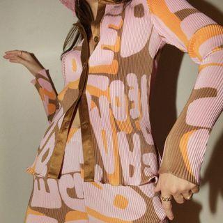 Lettering Print Button-up Long-sleeve Top