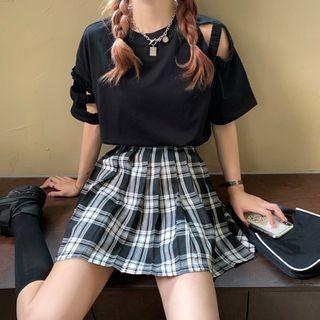 Elbow-sleeve Cutout T-shirt / Plaid Pleated A-line Mini Skirt