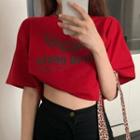 Short-sleeve Lettering Print Cropped T-shirt Red - One Size