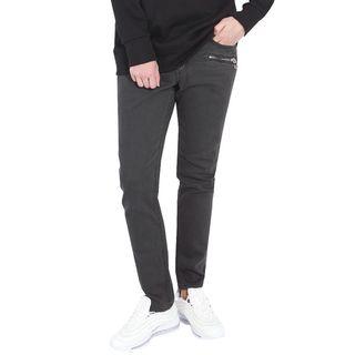 Plus Size Zip-detail Jeans
