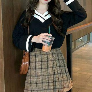 V-neck Long-sleeve T-shirt/ Plaid Mini A-line Skirt