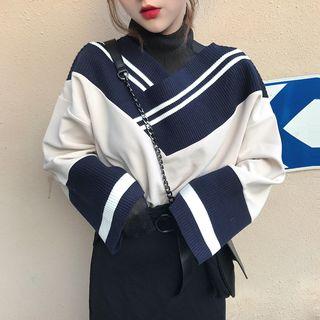 V-neck Panel Long-sleeve Sweatshirt