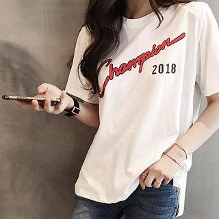 Short-sleeve Slit-side Lettering T-shirt