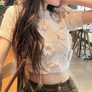 Short-sleeve Flower Detail Cropped Sweater / High Waist Bootcut Pants