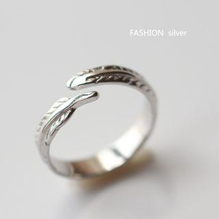 Silver Plated Feather Embossed Open Ring As Shown In Figure - One Size
