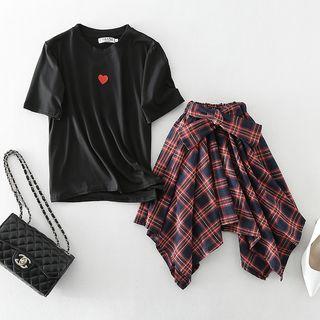 Set: Short-sleeve Heart Print T-shirt + Asymmetric Hem Plaid Mini Skirt