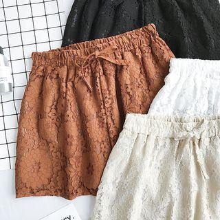 Plain Lace Elastic-waist Shorts