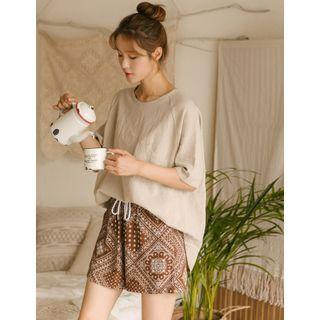 Round-hem Pocket-front Top