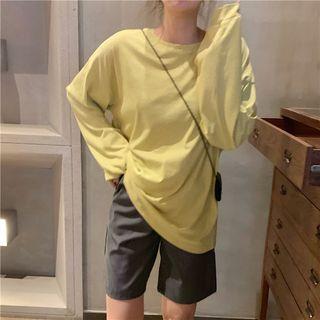 Crew-neck Long-sleeve T-shirt / High-waist Shorts