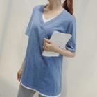 V-neck Contrast-layered T-shirt