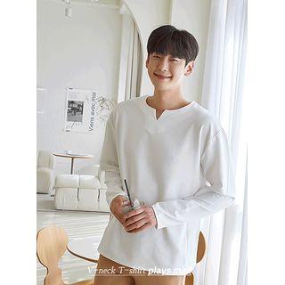 Notch-neck Seam-trim T-shirt