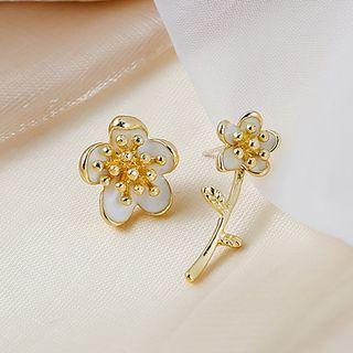 Flower Asymmetrical Alloy Earring 1 Pair - E5489 - Gold - One Size