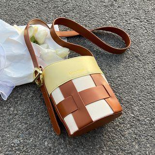 Color Block Woven Bucket Bag